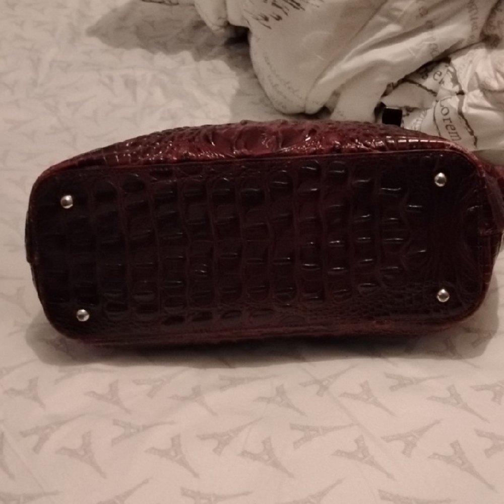 Brahmin GUC Elegant Burgundy Crocodile-Embossed Leather Tote Shoulder Bag - Picture 5 of 15